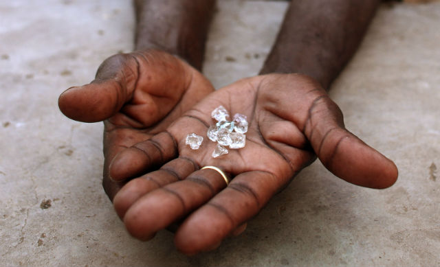 Des diamants de conflit de la RCA pénètrent les marchés internationaux via le Cameroun