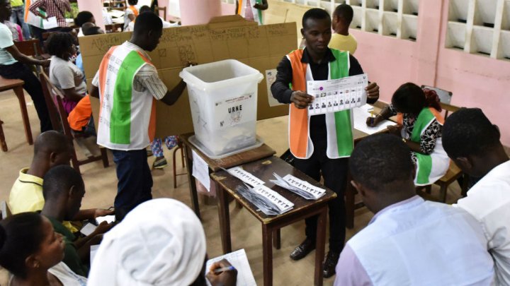Législatives ivoiriennes: la coalition présidentielle obtient la majorité avec 167 sièges sur 254