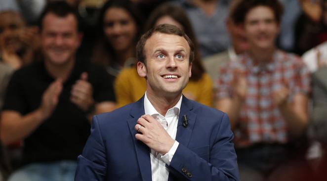 Emmanuel Macron, un outsider de plus en plus crédible