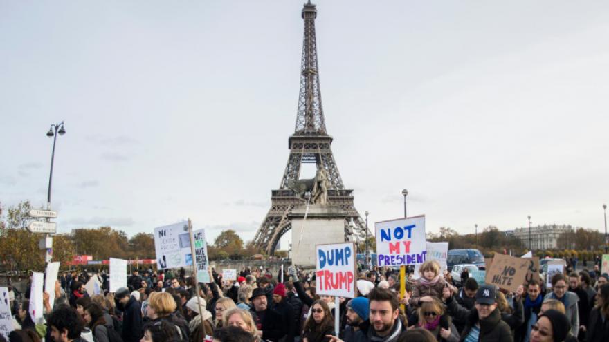 Manifestations contre le décret Trump à Londres, Berlin et Paris