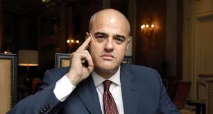 Le patron d'Eni renvoyé en procès pour corruption au Nigeria