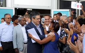 A La Réunion, Fillon déterminé à aller au bout