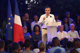 La popularité de Fillon s'effondre, selon un sondage Ifop