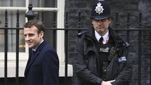 Macron à Theresa May : "Une sortie est une sortie"