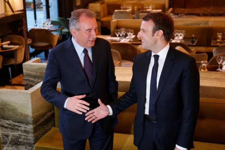 Bayrou reste au côté de Macron, même si Juppé est candidat