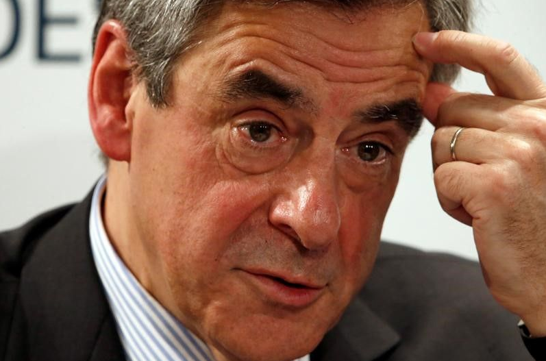 Fillon appelle son camp au rassemblement derrière sa candidature