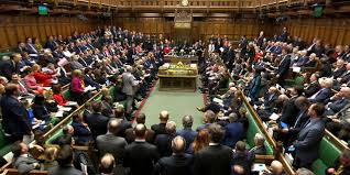 Le Royaume-Uni interdit aux députés l'emploi d'un proche