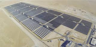 Dubaï inaugure une centrale solaire de 200 MW