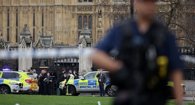 Attentat de Londres: 7 arrestations lors d'opérations à Londres et Birmingham
