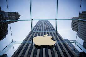 Apple vaut désormais plus de 800 milliards de dollars en Bourse