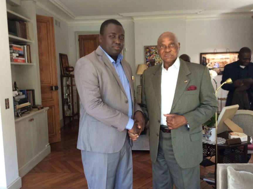 Me Abdoulaye Wade recevant Bamba Fall à Versailles