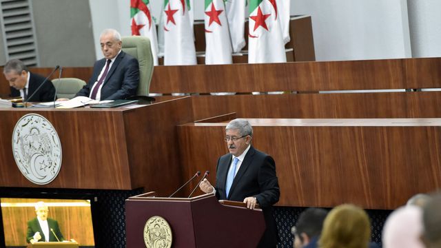 Algérie: la planche à billets, ultime arme contre la crise