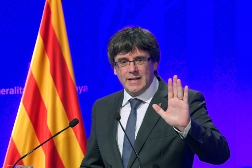 Catalogne: les dirigeants séparatistes défient le roi