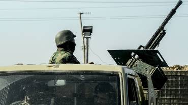 Bagdad lance des opérations militaires à Kirkouk, les Kurdes mobilisés