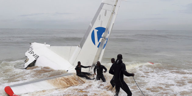 Crash d'un avion au large d'Abidjan: 4 Moldaves tués, 4 Français blessés