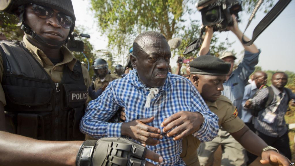 Ouganda: le chef de l'opposition à nouveau arrêté