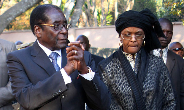 Zimbabwe: le sort de Mugabe en suspens après le coup de force de l'armée