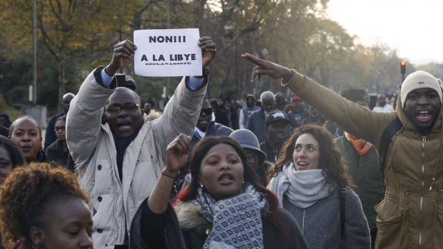 Rassemblement à Paris contre l'esclavage en Libye
