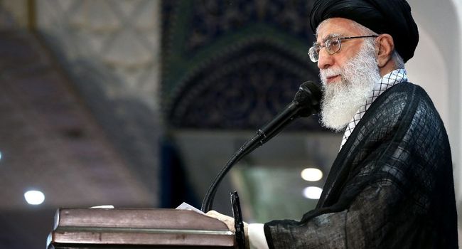 Ali Khamenei, Guide iranien