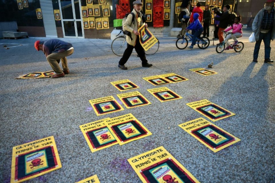 L'UE renouvelle le glyphosate pour 5 ans, colère des ONG