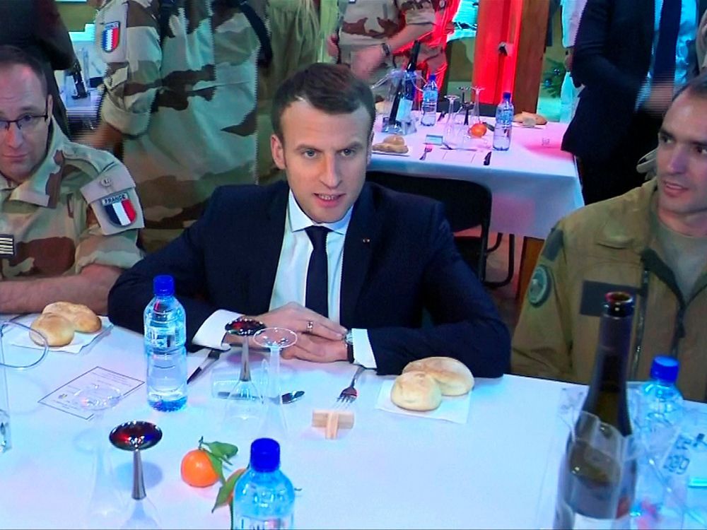 La France ancrée au Sahel et résolue à "muscler" la force du G5, dit Macron