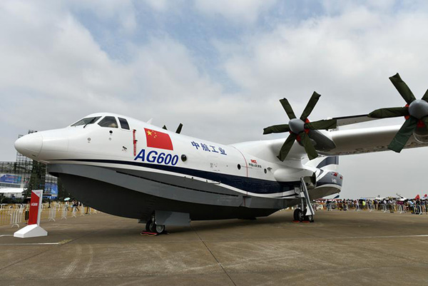 Chine: Vol inaugural du plus gros hydravion au monde