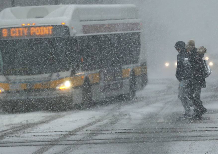 Tempête de neige et vague de froid aux Etats-Unis, des milliers de vols annulés