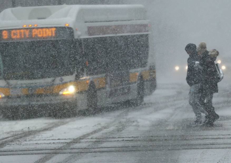 Tempête de neige et vague de froid aux Etats-Unis, des milliers de vols annulés