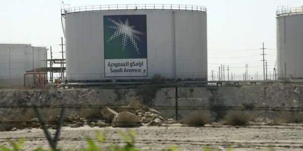 Pétrole: Ryad modifie le statut d'Aramco en vue de son introduction en Bourse