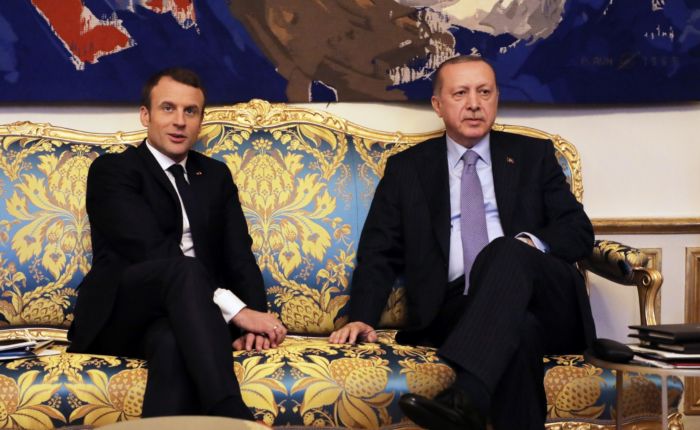 Turquie-UE: Macron propose un "partenariat", Erdogan fustige les «jardiniers du terrorisme»