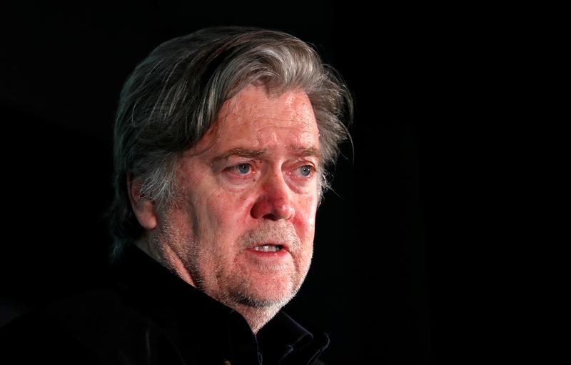 Mueller a convoqué Bannon dans le cadre de "l'affaire russe"