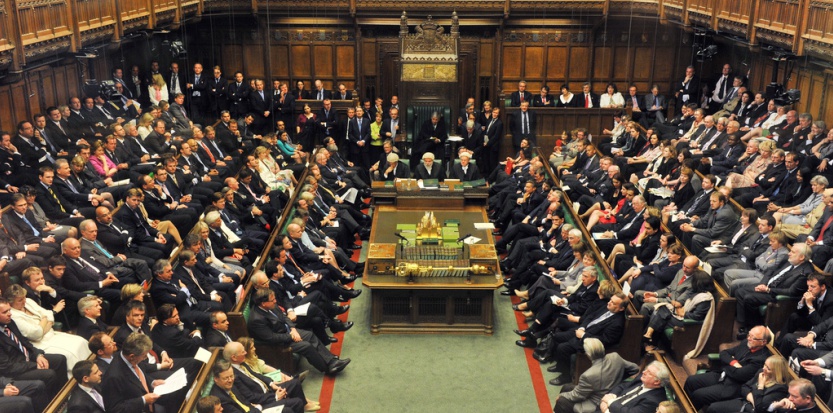 Royaume-Uni: les députés adoptent la loi de retrait de l'UE