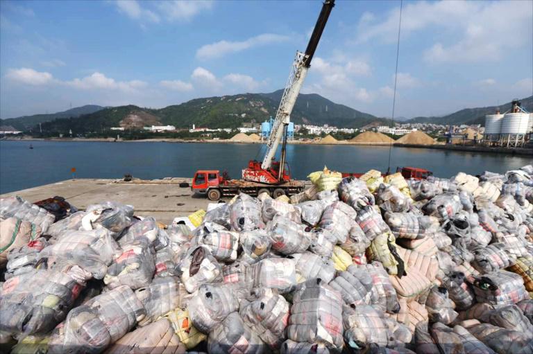 Déchets: la Chine ferme sa poubelle et sème la panique dans les pays riches