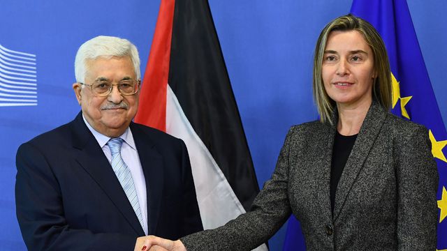 En froid avec les Américains, Mahmoud Abbas cherche l'appui européen