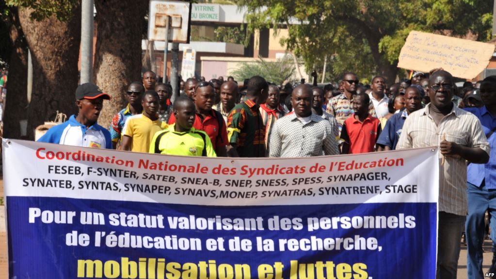 Burkina: accord syndicats/gouvernement pour "sauver l'année scolaire"