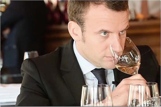 Du bon vin français pour le président Macron ! (par Mody Niang)