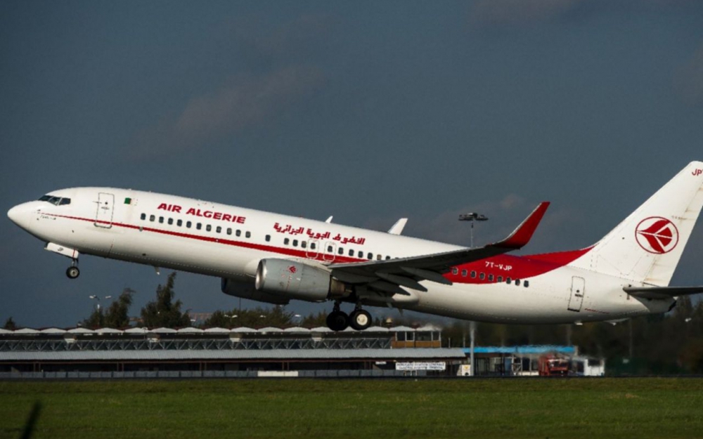 France: un avion d'Air Algérie perd une pièce du train d'atterrissage au décollage