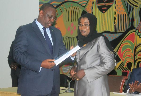 Nafi Ngom Keïta avec Macky Sall avant son limogeage