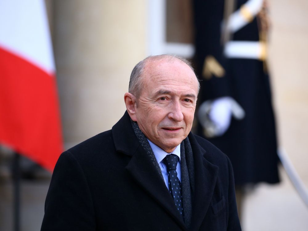 France: Vingt réseaux de passeurs démantelés en 2018, dit Collomb