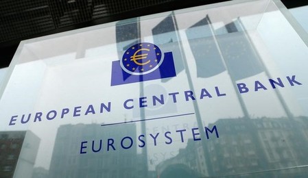L'euro monte face au dollar, encouragé par les attentes concernant la BCE