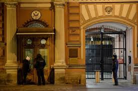 Devant le consulat US de Saint-Petersbourg