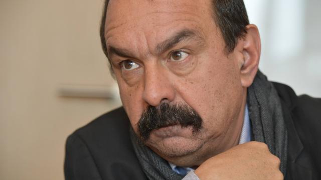 Martinez: Macron "joue avec le feu" et fait preuve d'"arrogance"