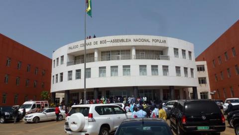 Bissau: le Parlement prolonge la législature, lors de sa 1ère réunion depuis 2 ans