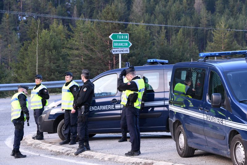 Le corps sans vie d'un jeune homme noir découvert dans les Alpes françaises