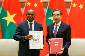 La Chine fait basculer dans son giron le Burkina Faso qui a rompu avec Taïwan