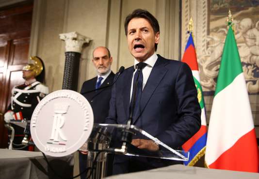 Bruxelles félicite Conte, lui rappelle la "responsabilité" de l'Italie dans l'UE