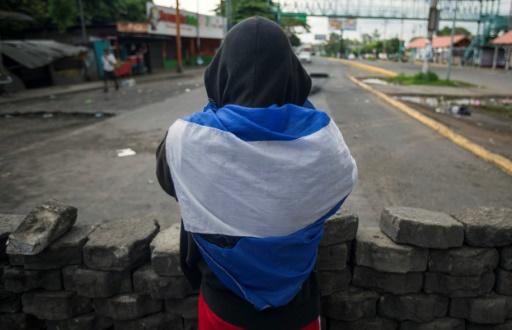 Le Nicaragua enterre ses morts, les manifestations continuent