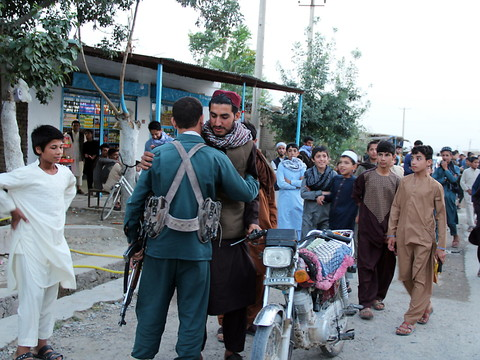 Trêve et fraternisation inédites entre taliban et soldats afghans