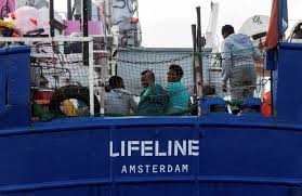 Migrants: le Lifeline pourra accoster à Malte, 6 pays accueilleront ses passagers