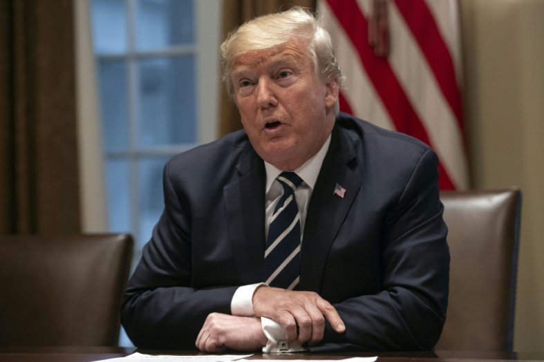 Trump assure que sa langue a fourché face à Poutine